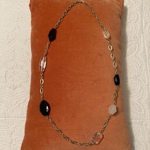 CLEAR LUCITE AND BLACK ACRYLIC SILVERLIKE NECKLACE